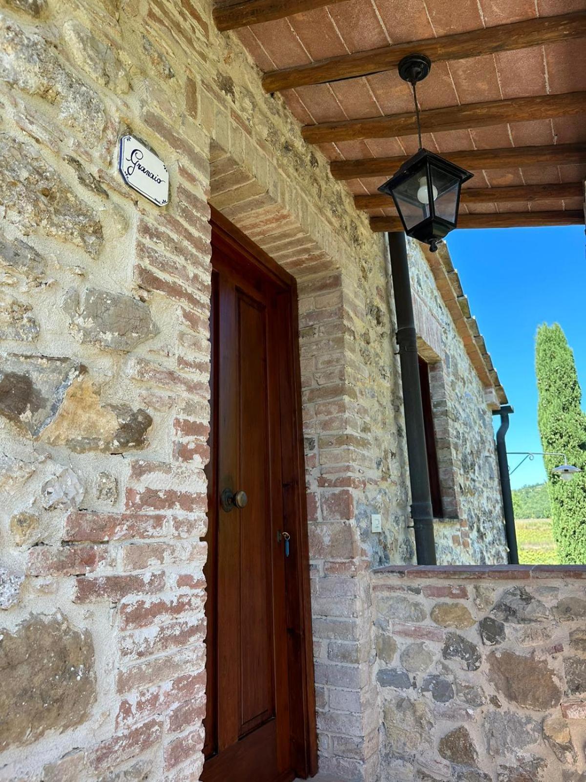 Agriturismo La Peschiera Casole dʼElsa Kültér fotó