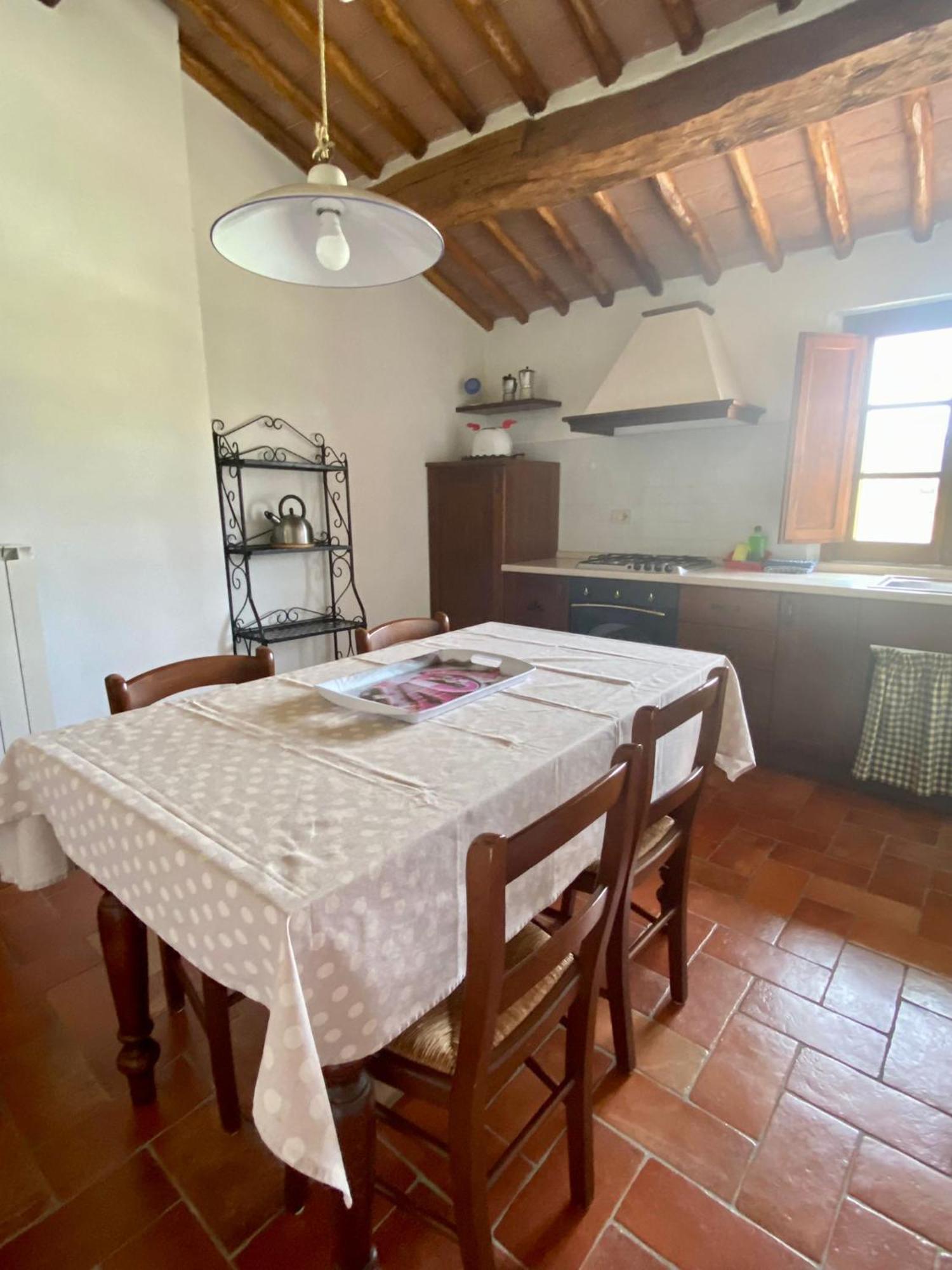 Agriturismo La Peschiera Casole dʼElsa Kültér fotó