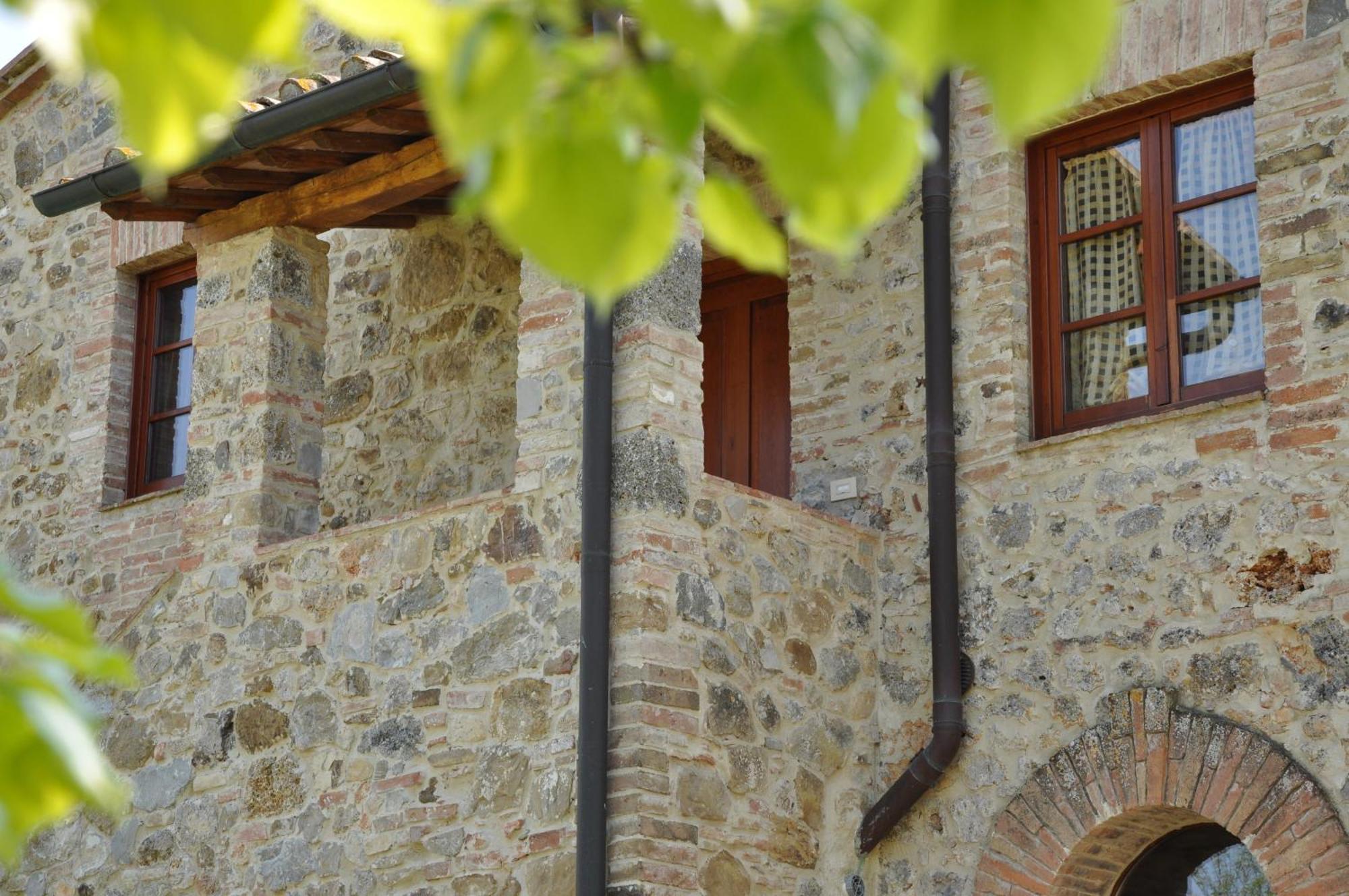 Agriturismo La Peschiera Casole dʼElsa Kültér fotó