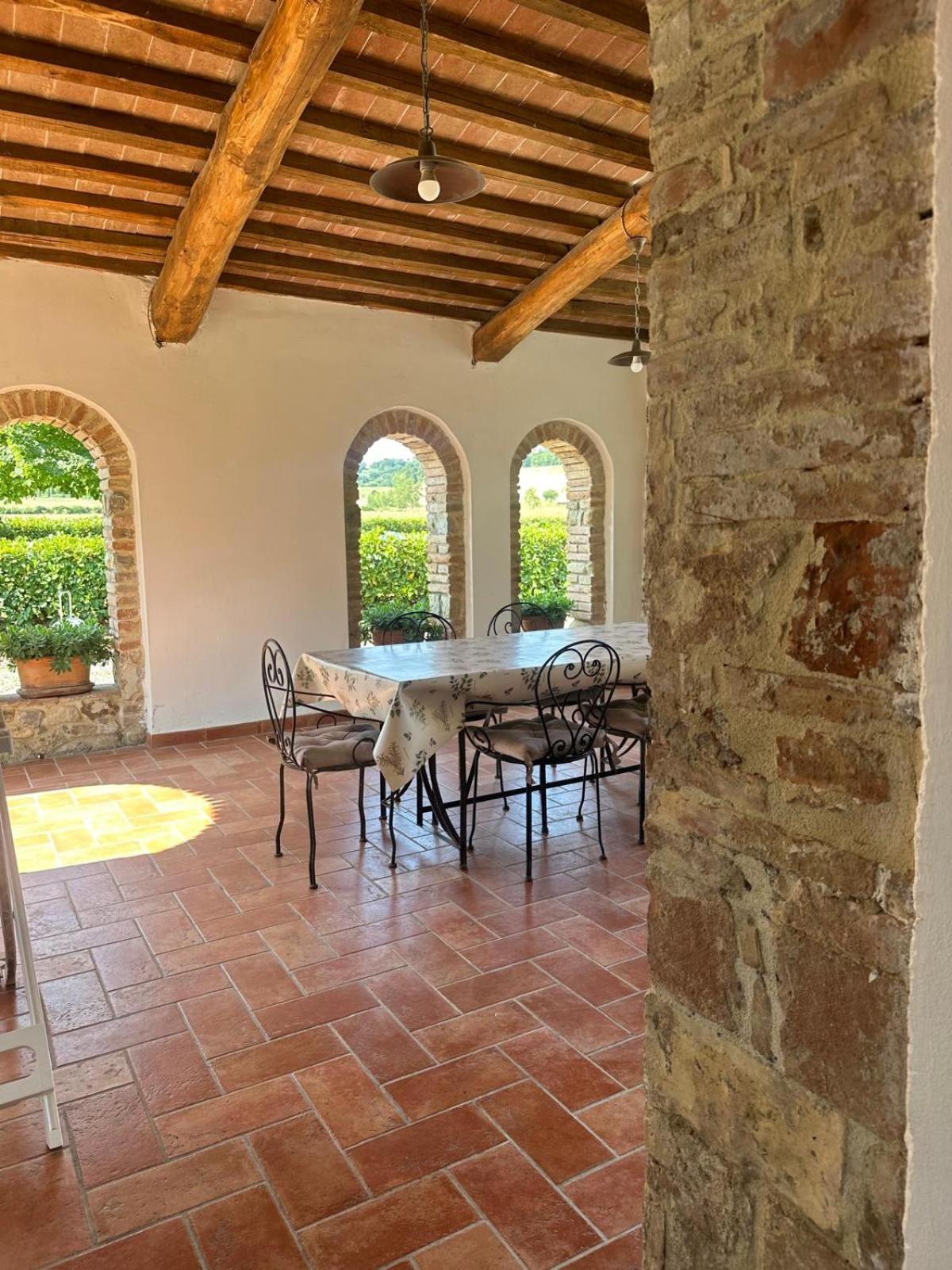 Agriturismo La Peschiera Casole dʼElsa Kültér fotó
