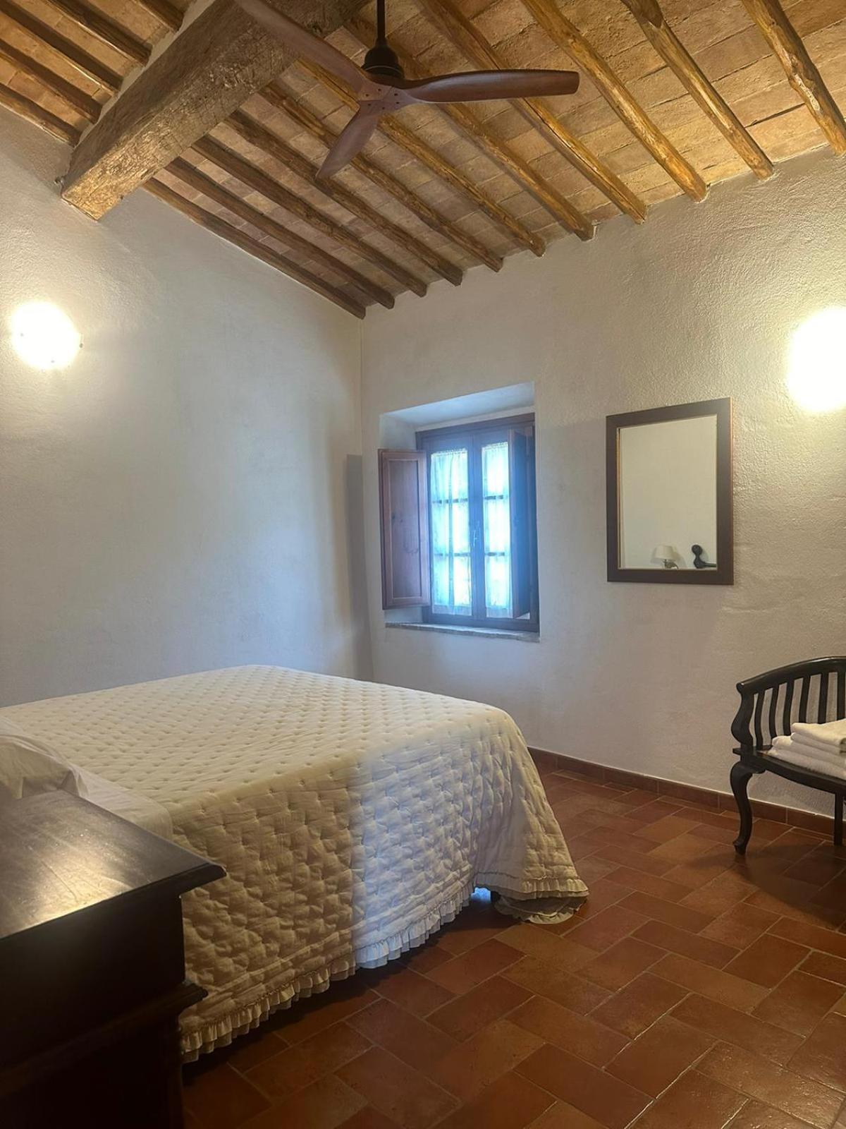 Agriturismo La Peschiera Casole dʼElsa Kültér fotó