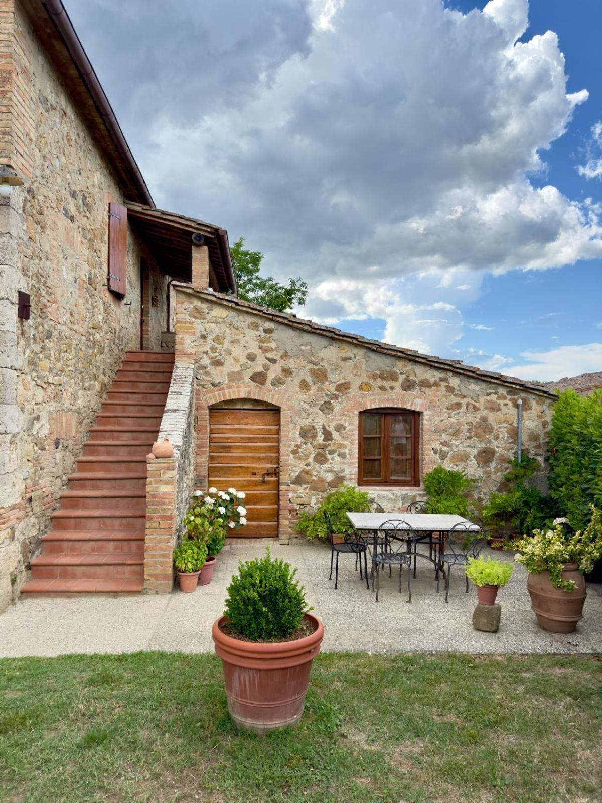 Agriturismo La Peschiera Casole dʼElsa Kültér fotó