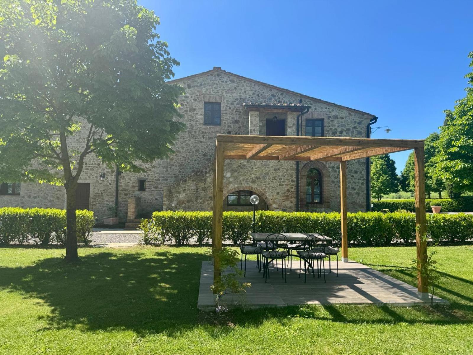 Agriturismo La Peschiera Casole dʼElsa Kültér fotó