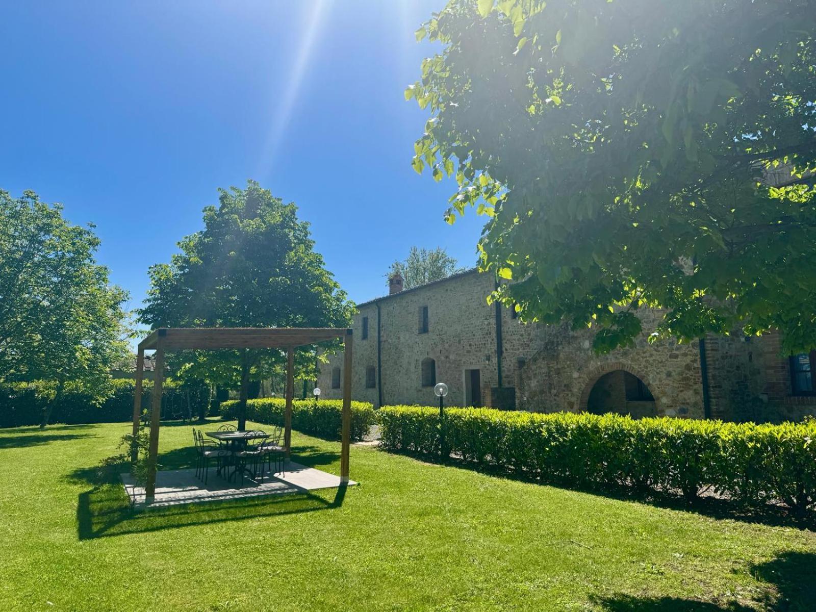Agriturismo La Peschiera Casole dʼElsa Kültér fotó