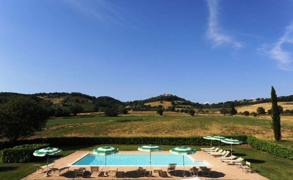Agriturismo La Peschiera Casole dʼElsa Kültér fotó