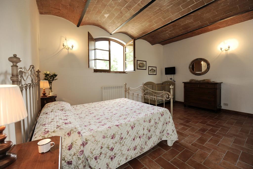 Agriturismo La Peschiera Casole dʼElsa Kültér fotó