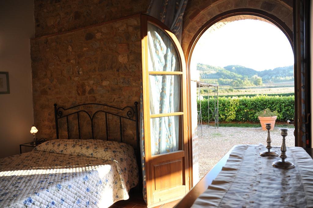 Agriturismo La Peschiera Casole dʼElsa Kültér fotó