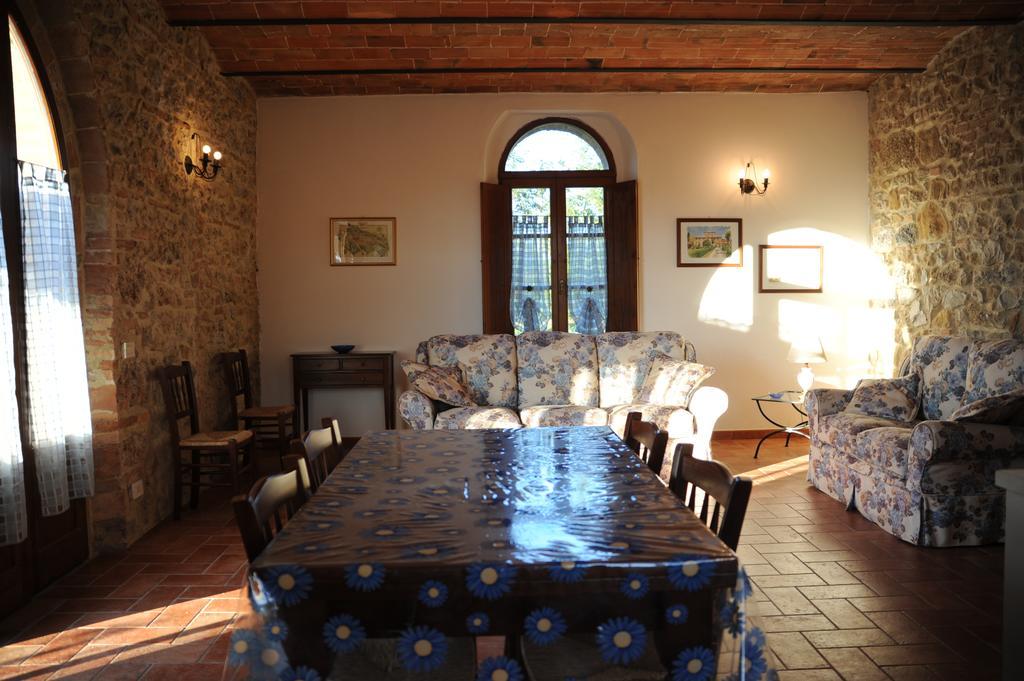 Agriturismo La Peschiera Casole dʼElsa Kültér fotó